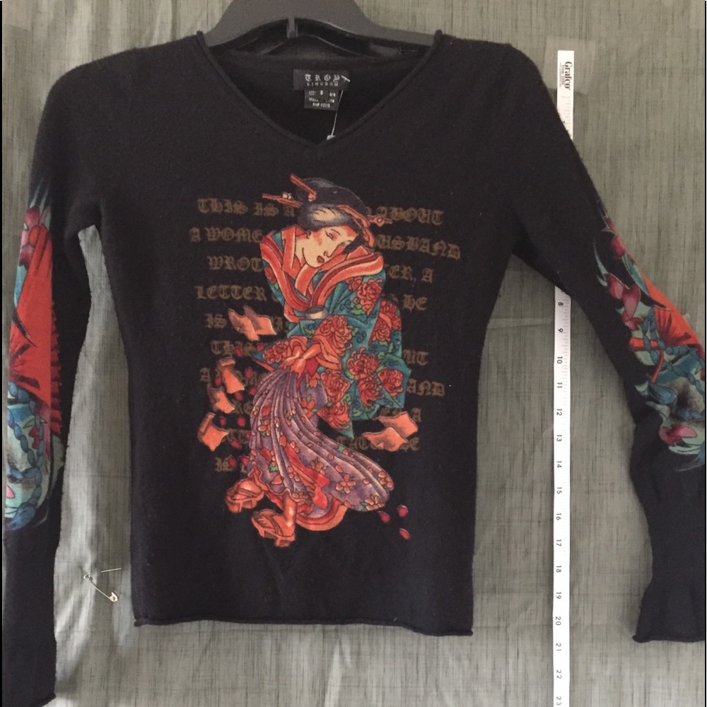 Troy Kingdom Cropped Cashmere jumper!  Size small.